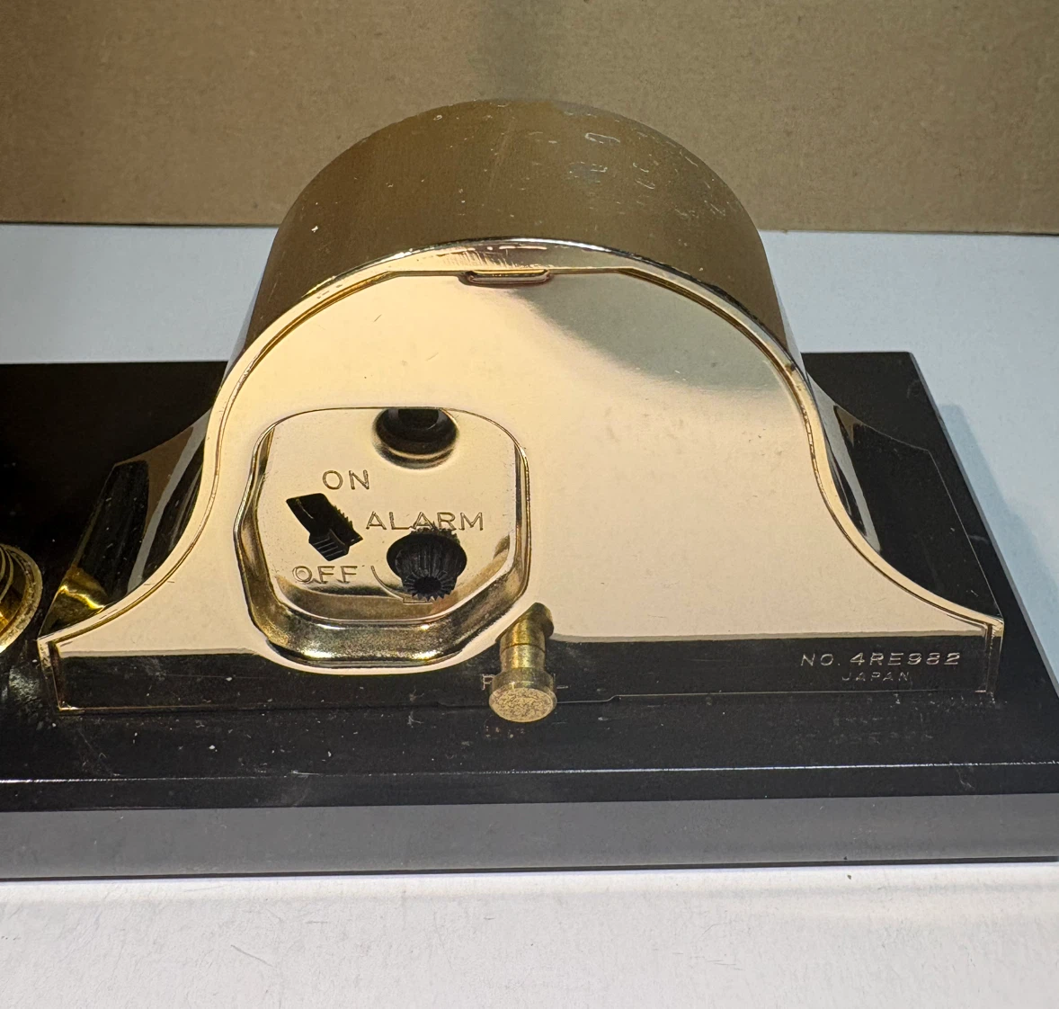 Vintage Bulova Quartz Clock with Pen Holder on marble base. - photo 5