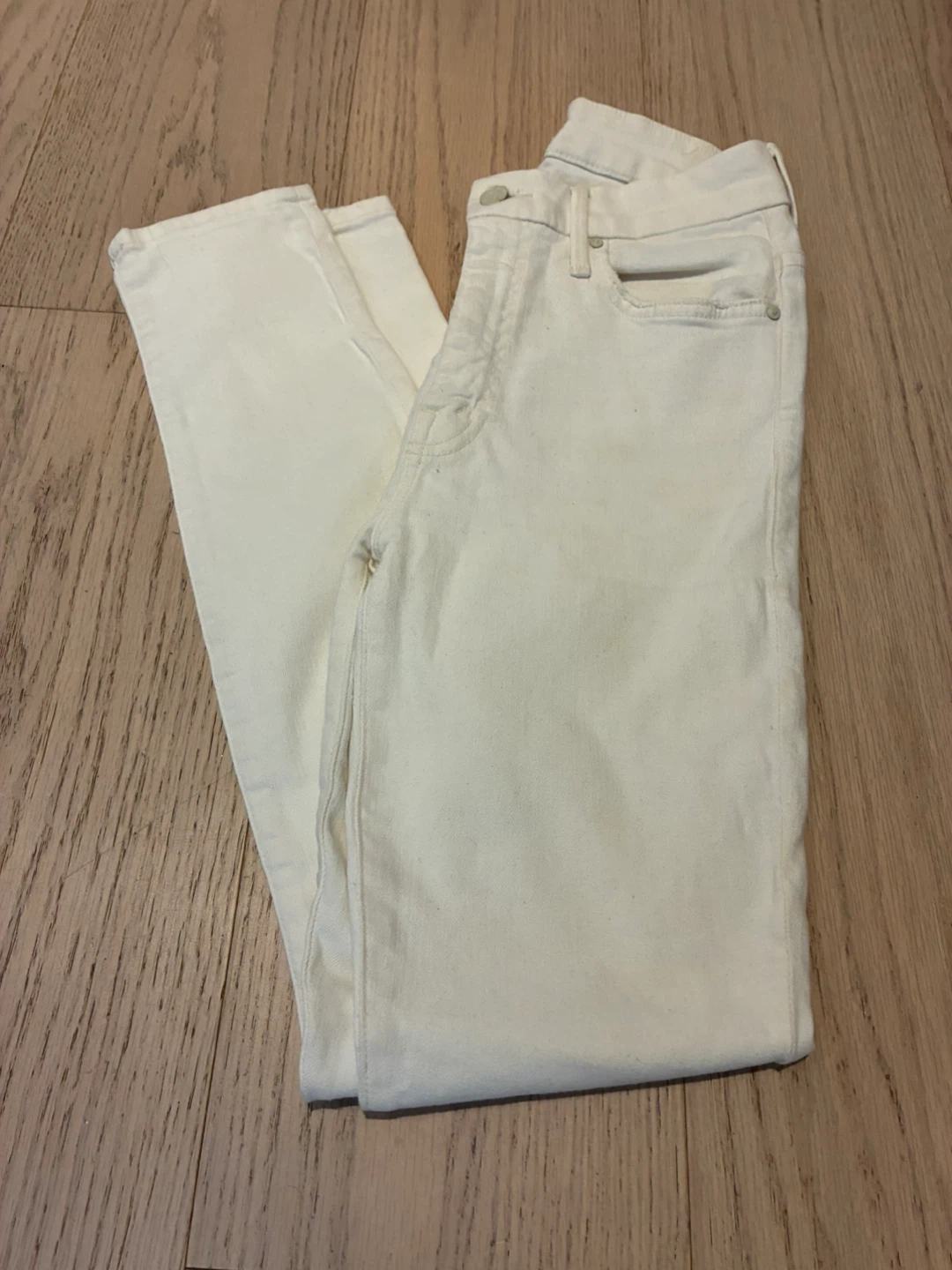 MOTHER High Waisted "Whipping The Cream" Jeans Size 27