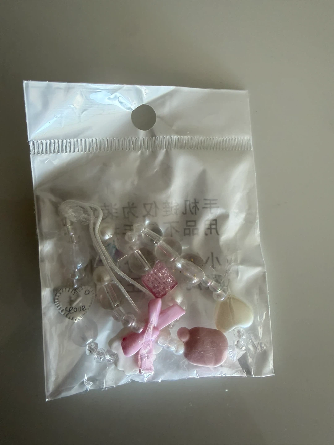 Brand New Hello Kitty Phone Charm Beaded Lanyard - photo 3