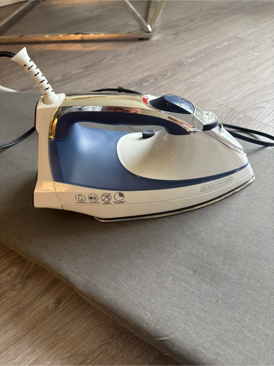 Black+Decker Ironing Board with Iron