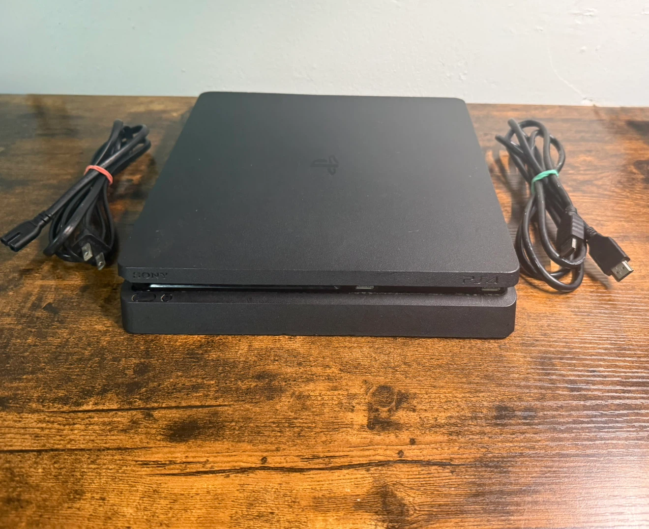 Sony PS4 Slim 1TB + 1 Gold Controller & Cables (Tested ✅) - photo 4