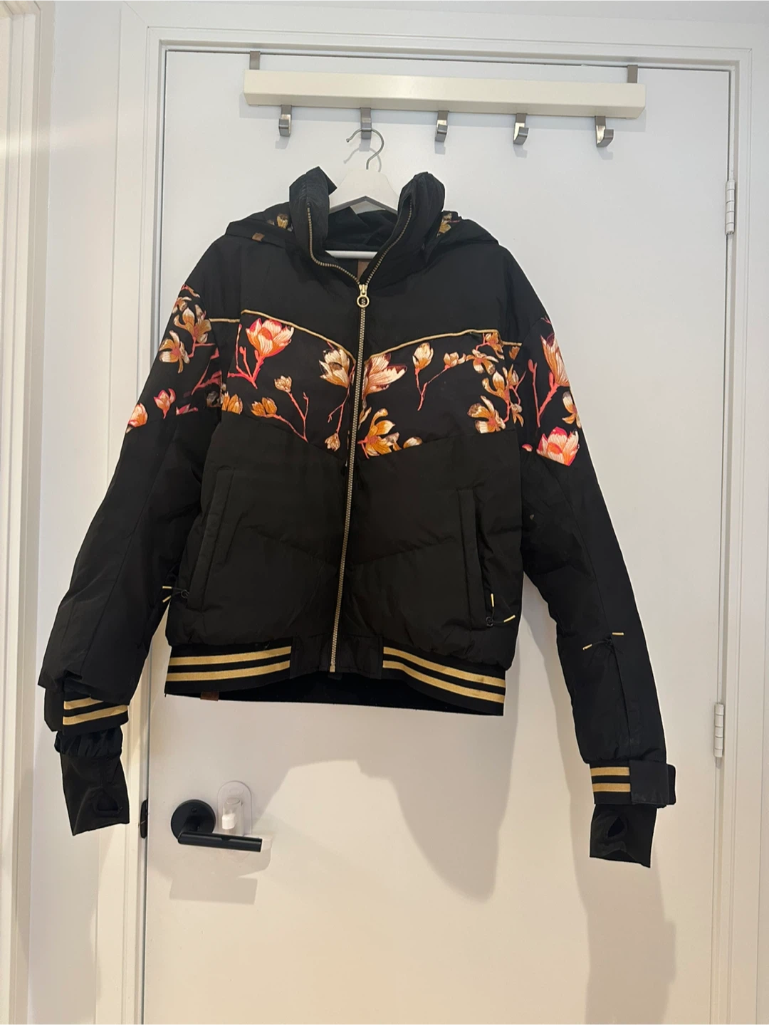 Roxy Puffer Jacket with Floral Print - XL