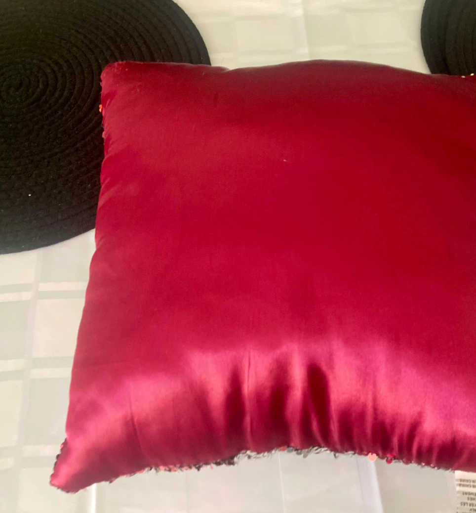 Brand new pillow - photo 4