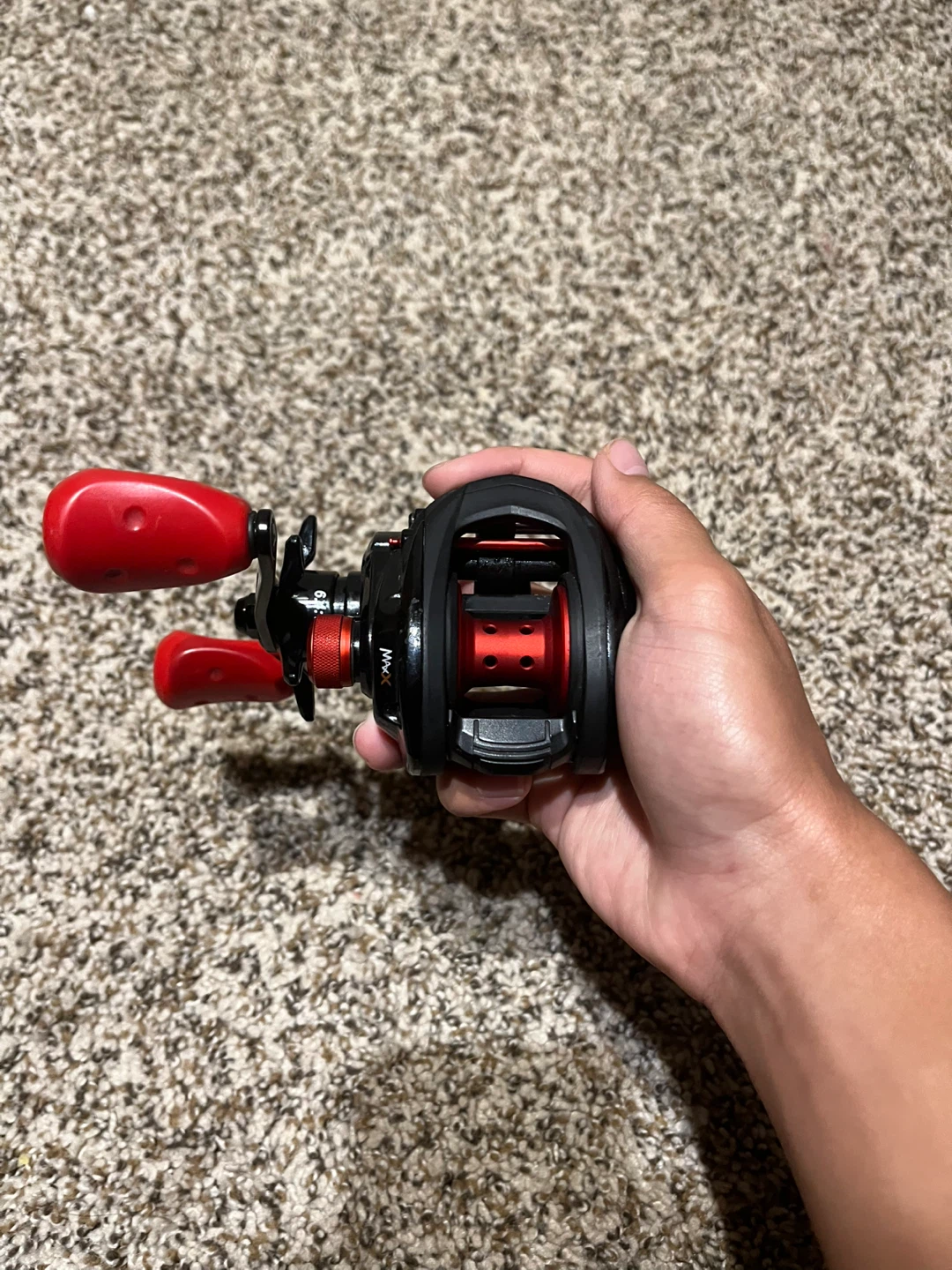 Baitcasting Fishing Reel - Black & Red