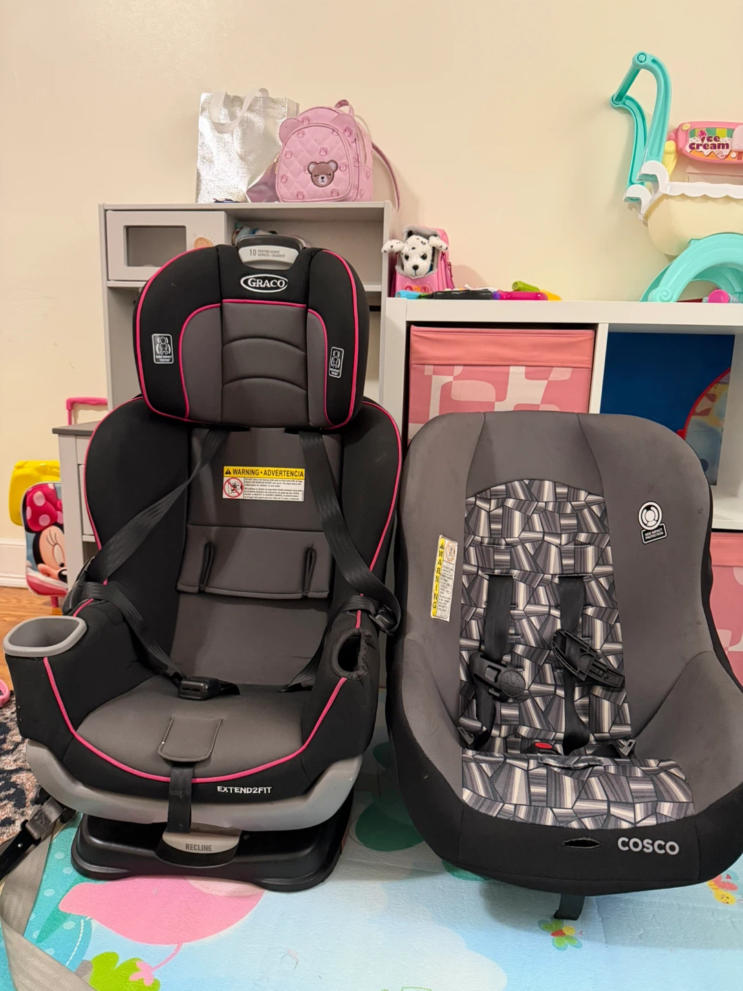 Graco Extend2Fit 30$ and Cosco Car Seats 20$