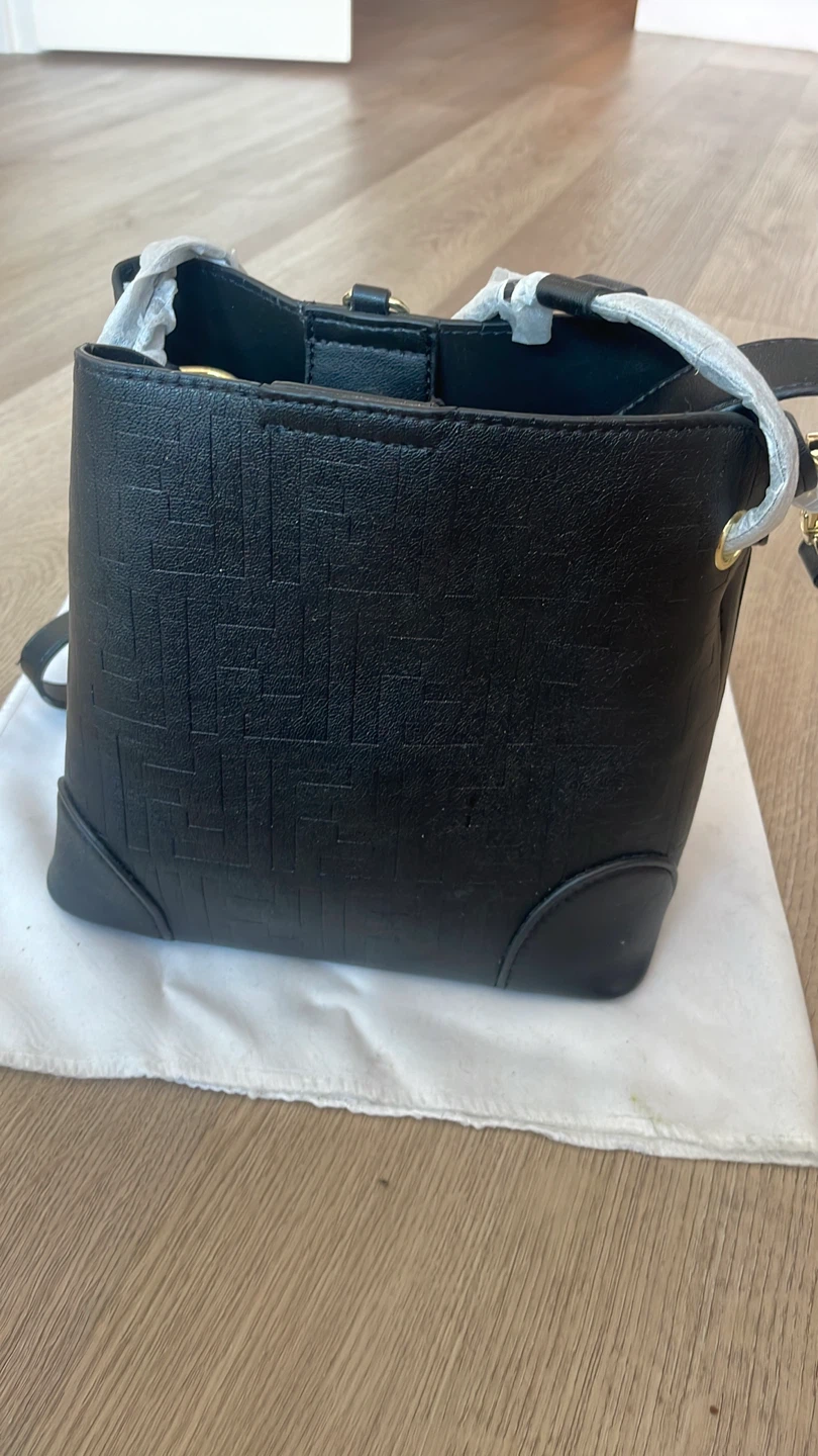 Fendi Black Leather Bucket Bag - photo 2