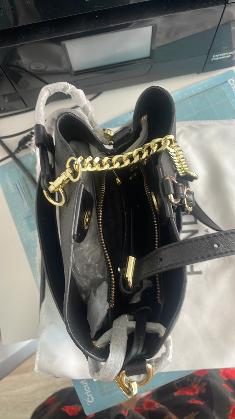Fendi Black Leather Bucket Bag - photo 3