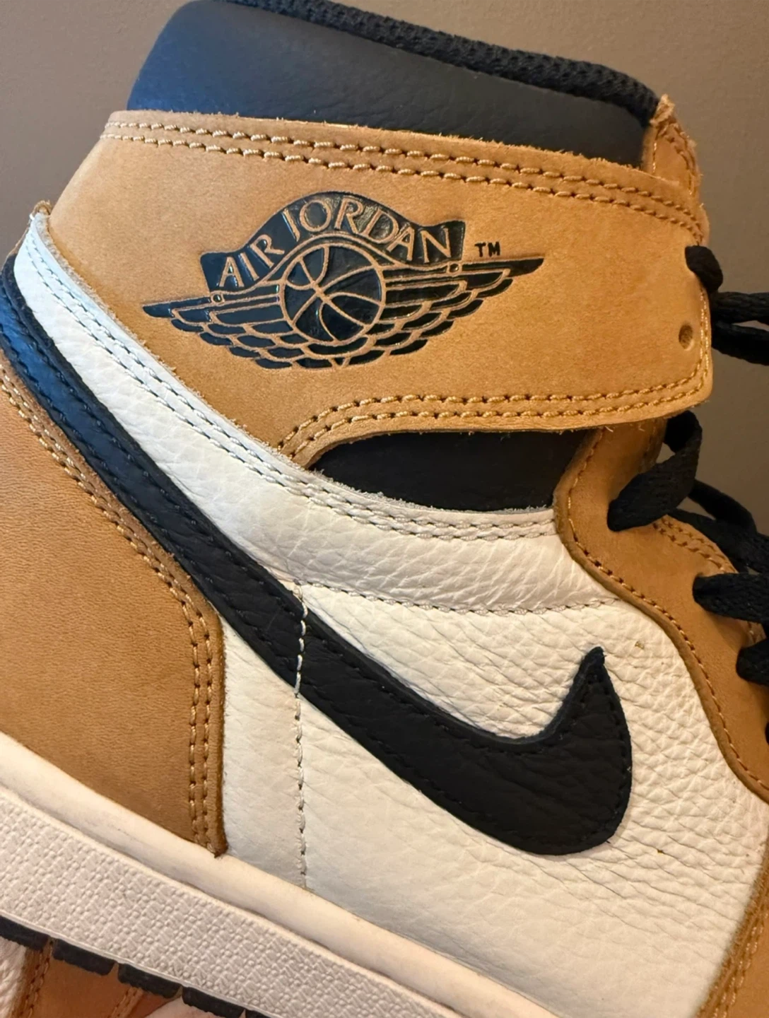 Nike Air Jordan 1 Men’s Sneakers Size 9.5/ Authentic - photo 2