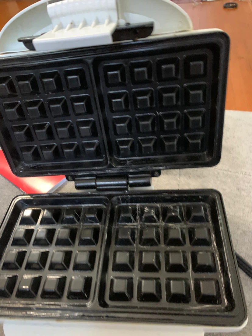 Salton Waffle Maker call 672-975-5756 - photo 2