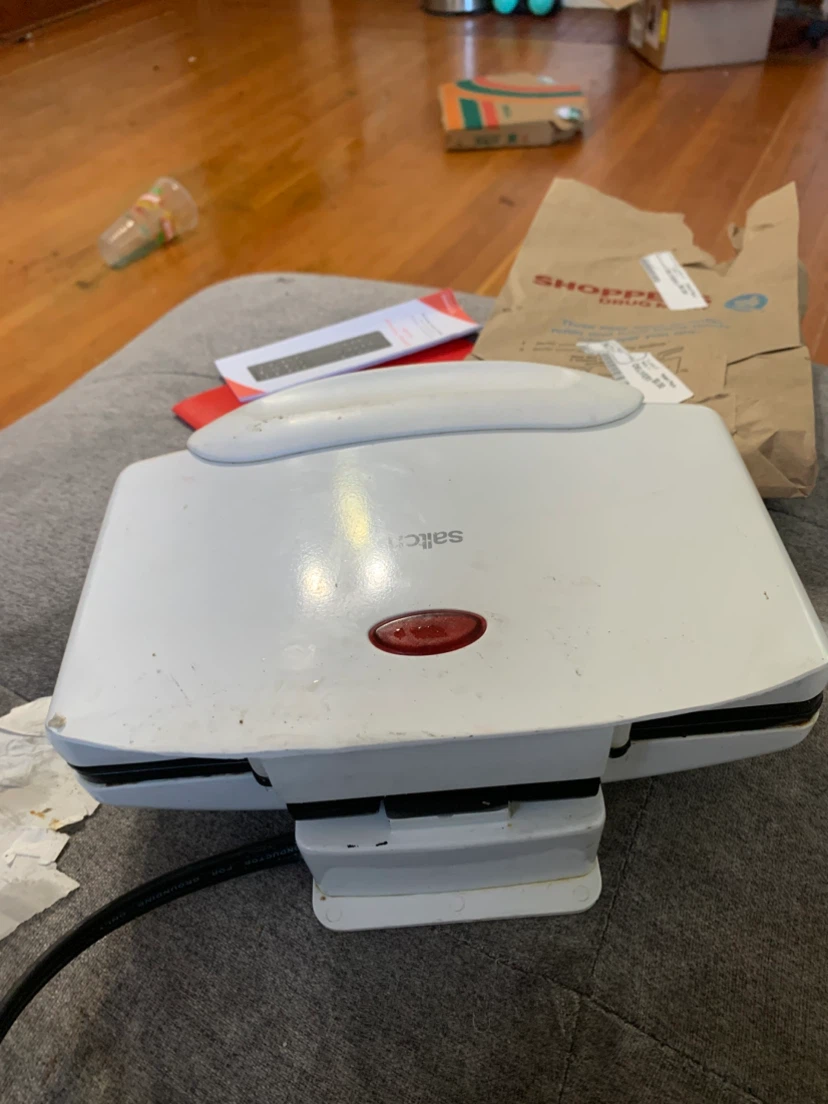 Salton Waffle Maker call 672-975-5756 - photo 4