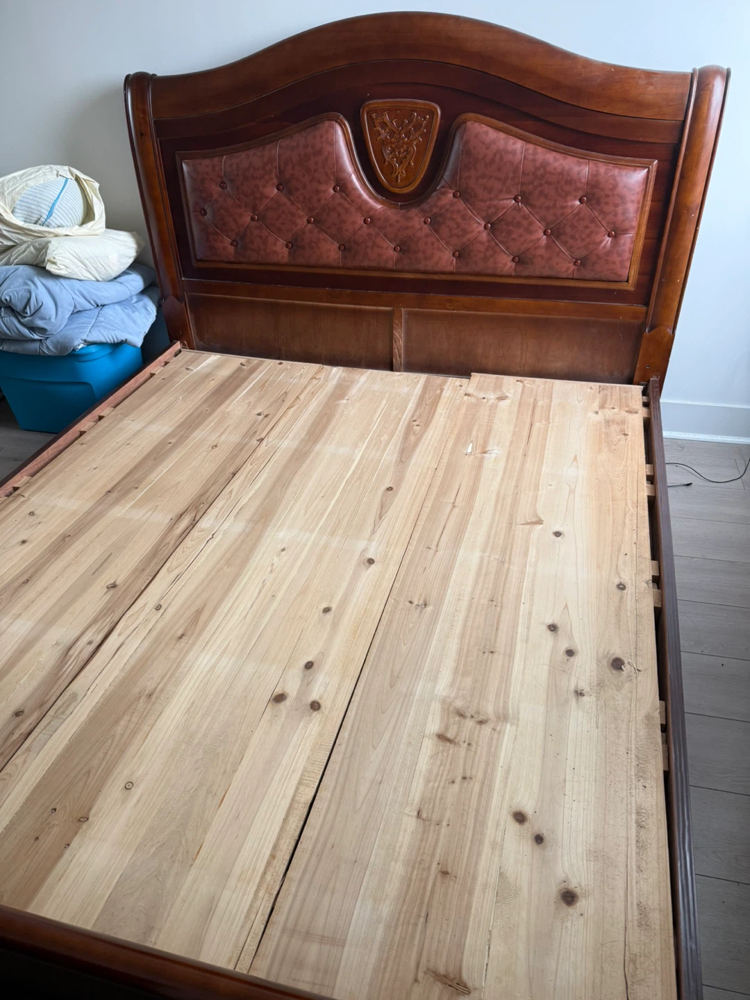 Queen wooden bed frame with upholstered headboard - photo 3