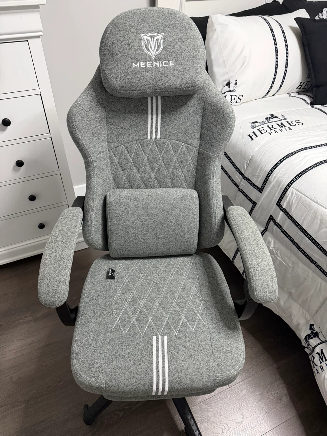 MEENICE Grey Fabric Gaming Chair with Footrest