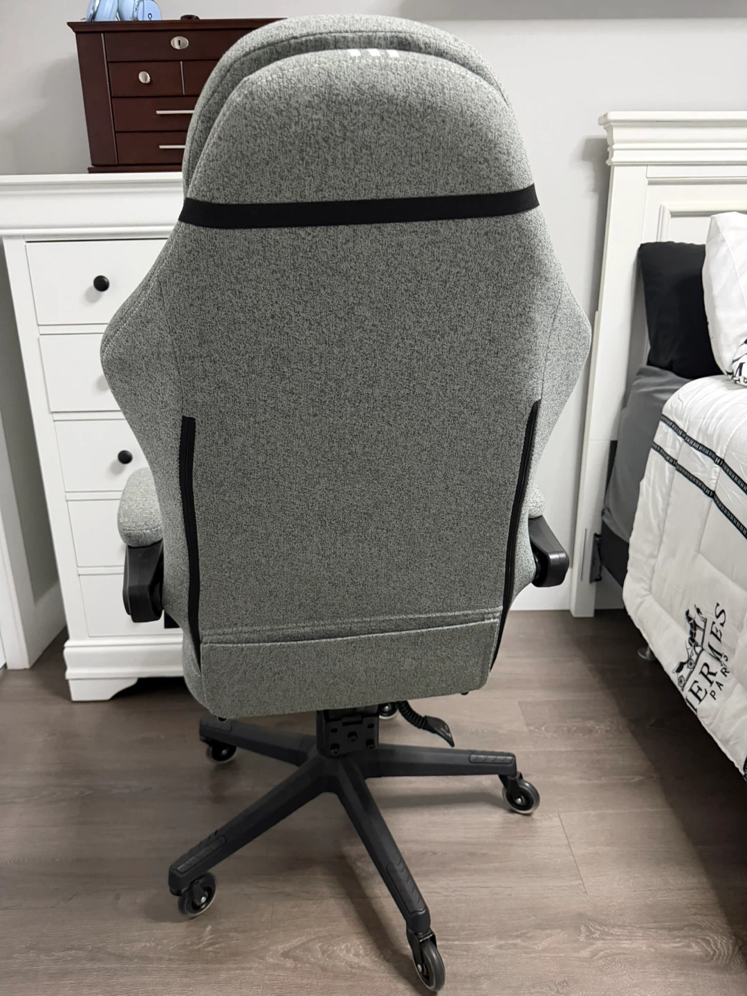 MEENICE Grey Fabric Gaming Chair with Footrest - photo 2