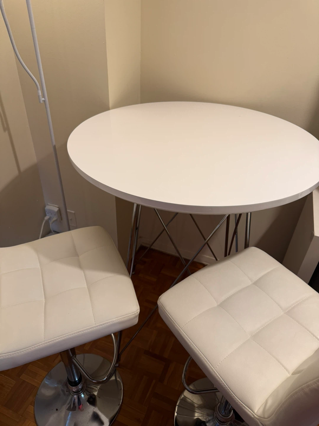 White Round Dining Table with 2 White Bar Stools - photo 2