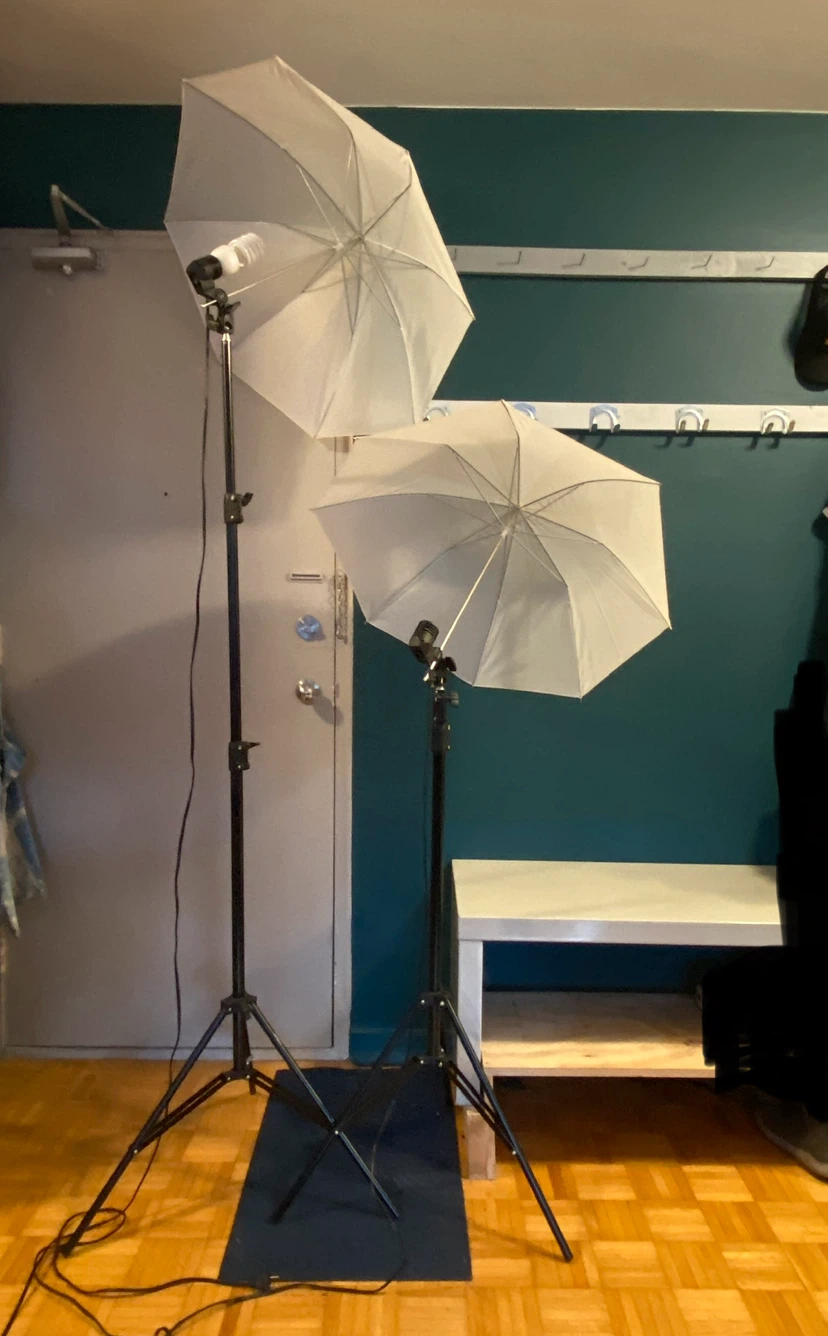 2 VF Studio Systems W803 Light Stands
