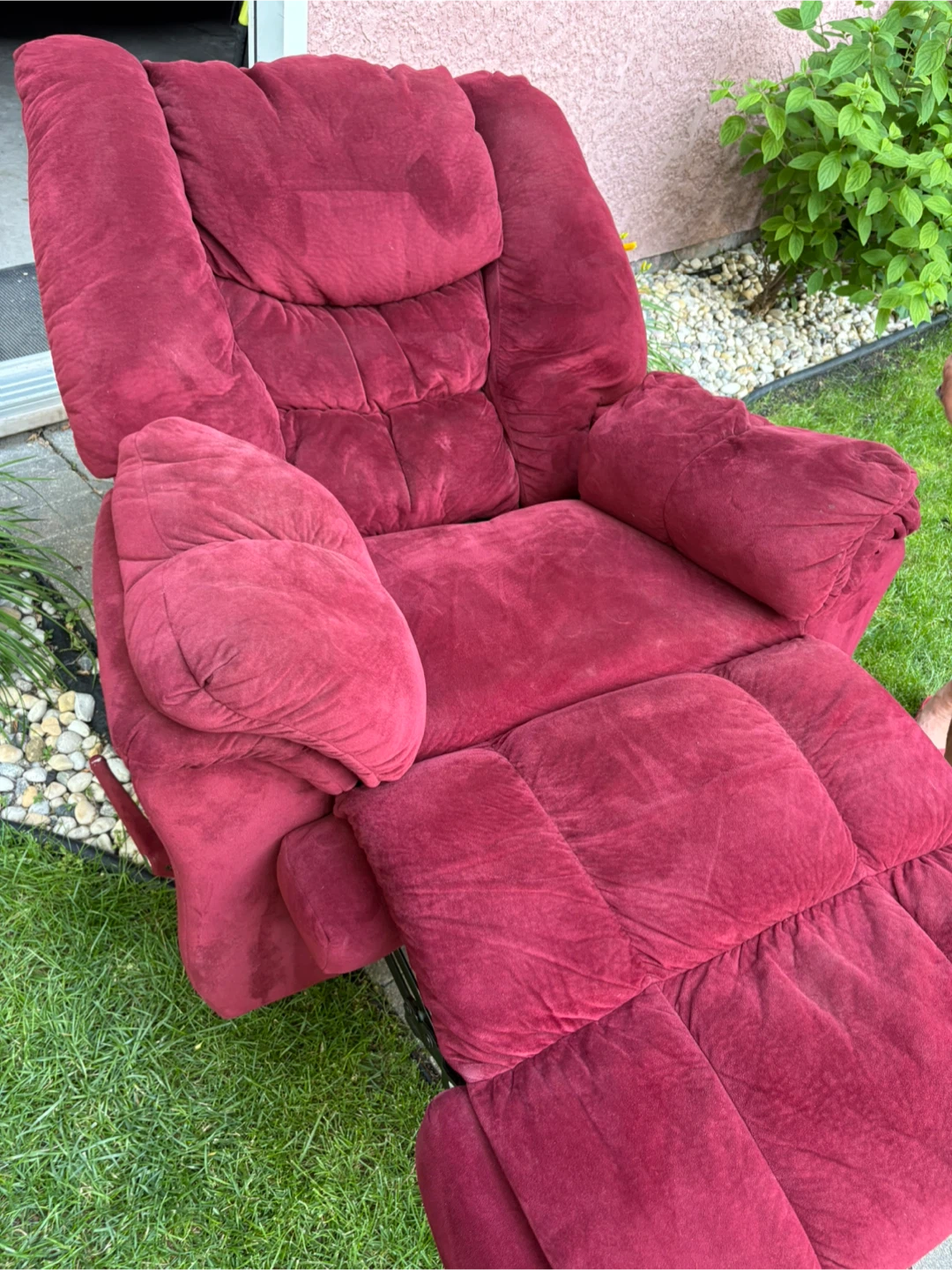 Red Recliner Chair - photo 2