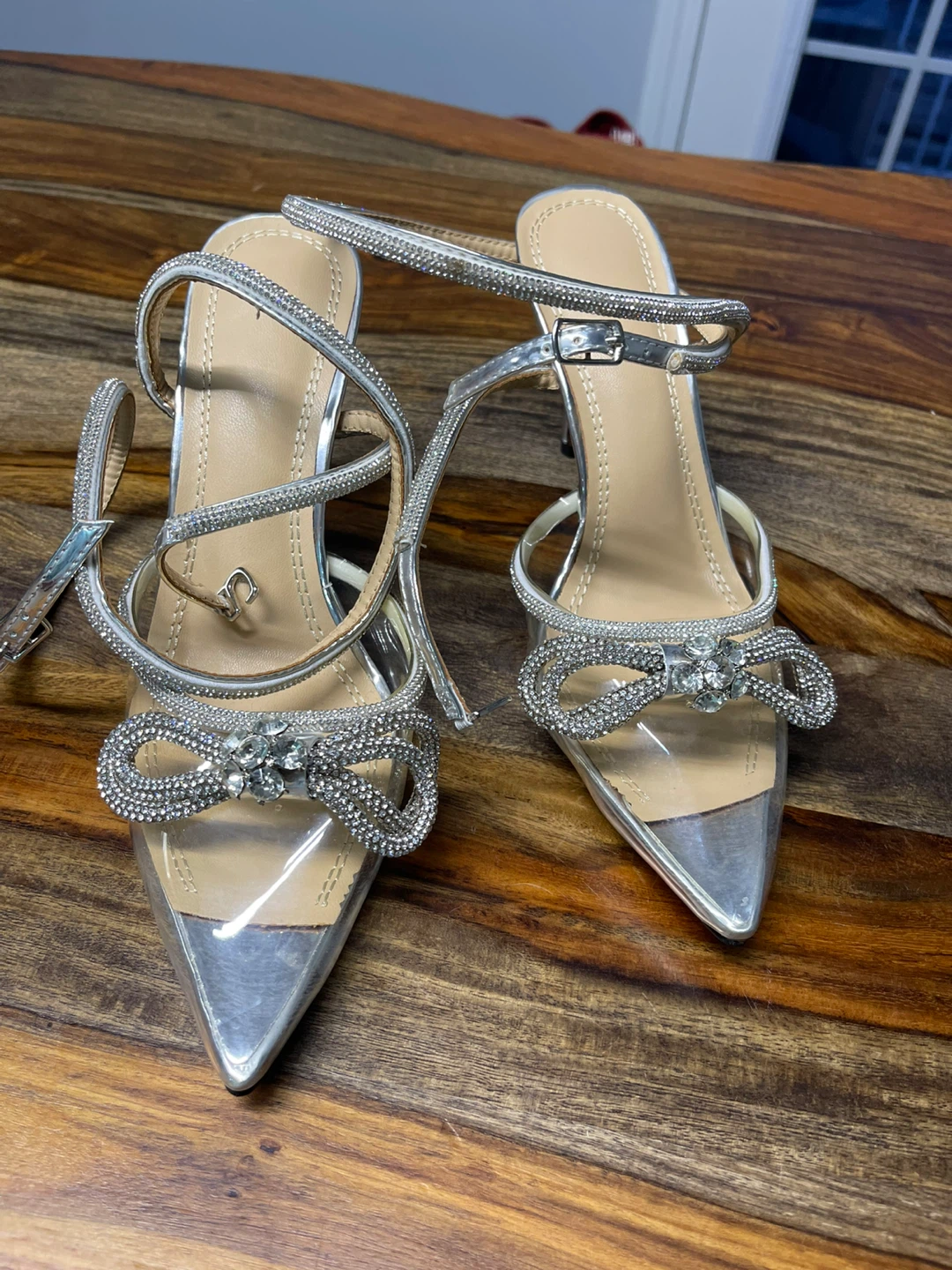 Size 38 Women's Silver Rhinestone Bow Clear Heels