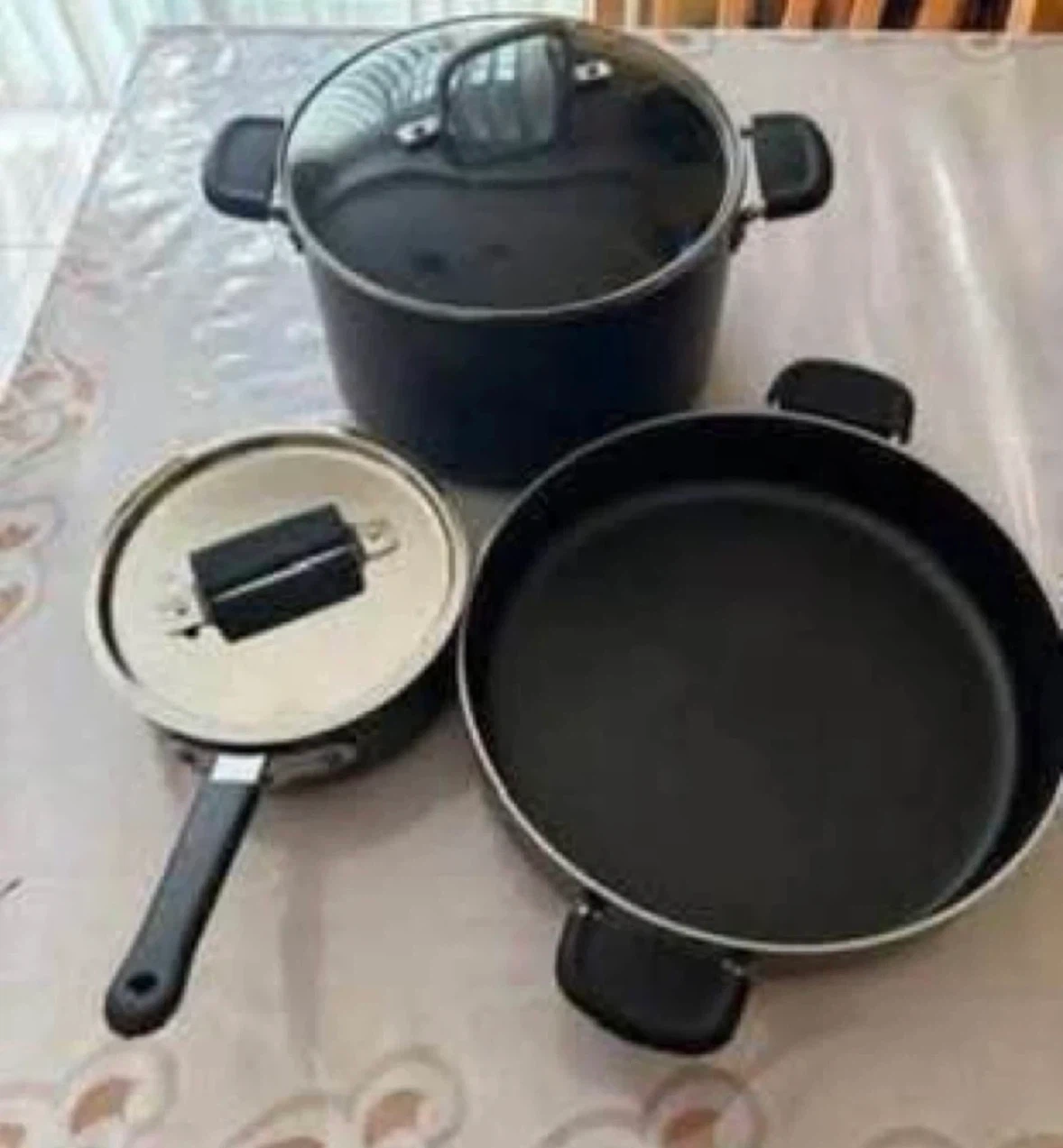 Pan, pot & saucepan (All okay condition) (All FREE)