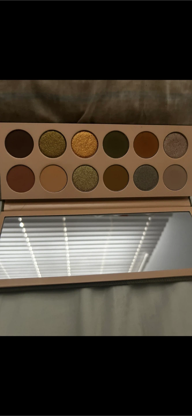 KKW Beauty Pressed Powder Palette - photo 3