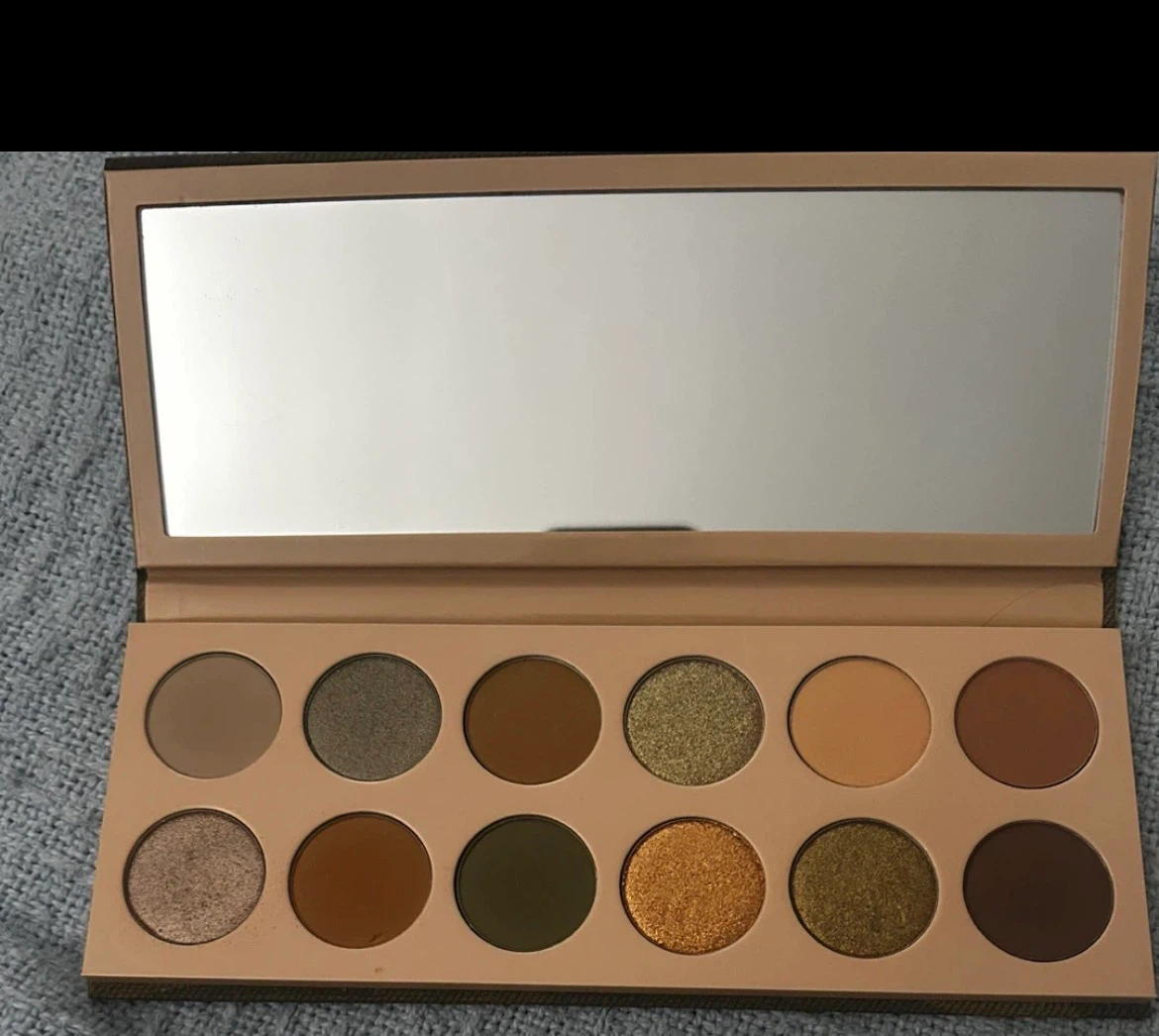 KKW Beauty Pressed Powder Palette - photo 4