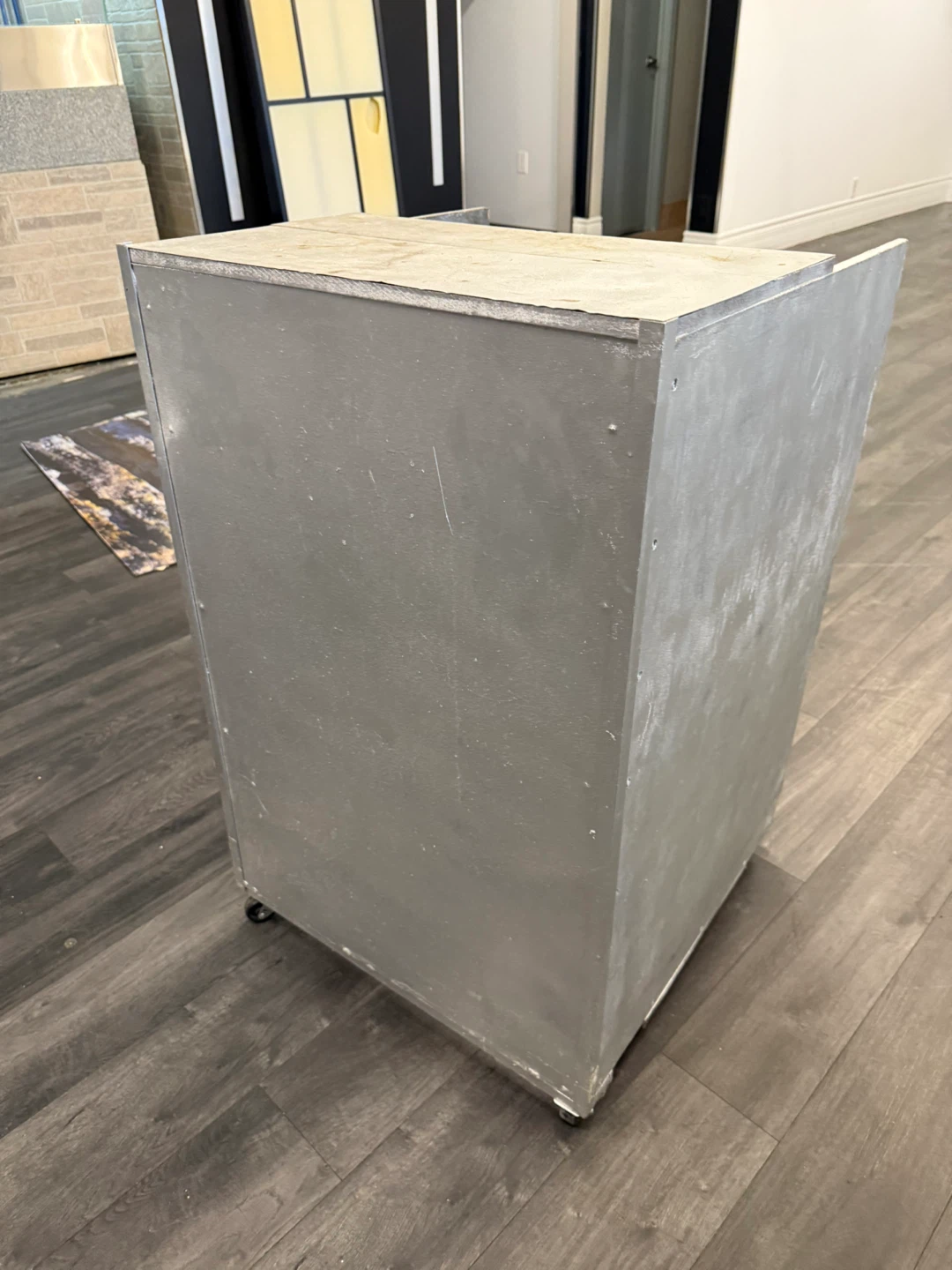 Hostess podium table with wheels - photo 2
