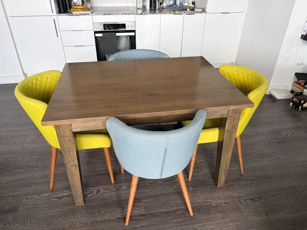 Solid wood Dining table from Woodcraft - Retails for 1,850 - photo 2