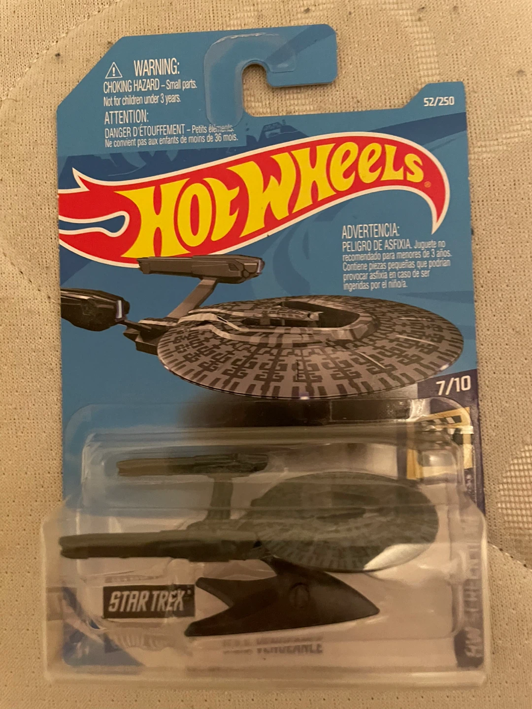 Hot Wheels Star Trek U.S.S. Enterprise NCC-1701 Die-Cast Toy - photo 3