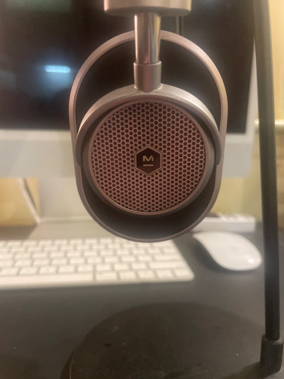 Masters and Dynamics headset - photo 2