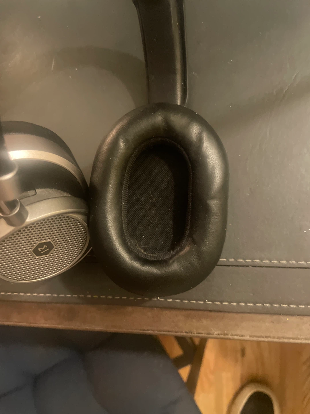 Masters and Dynamics headset - photo 4