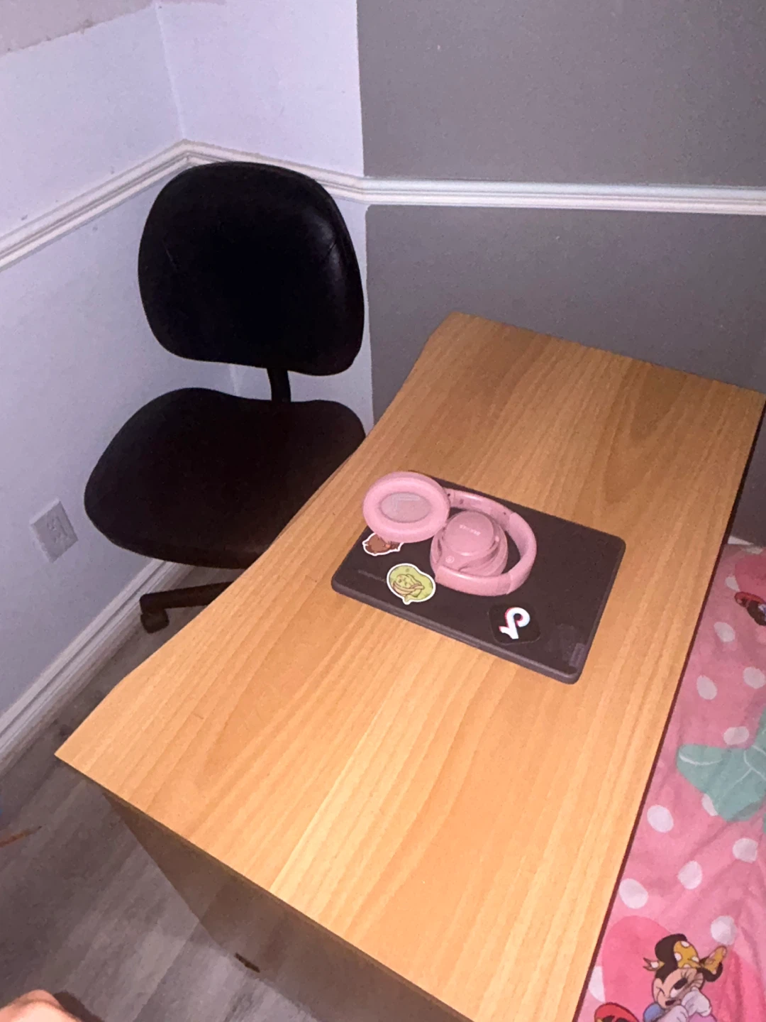 Pink Wireless Headphones
