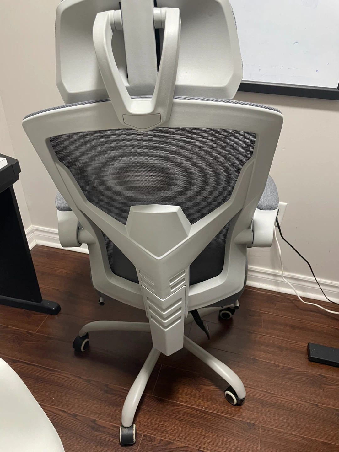 Ergonomic Mesh Office Chair with Headrest - photo 3