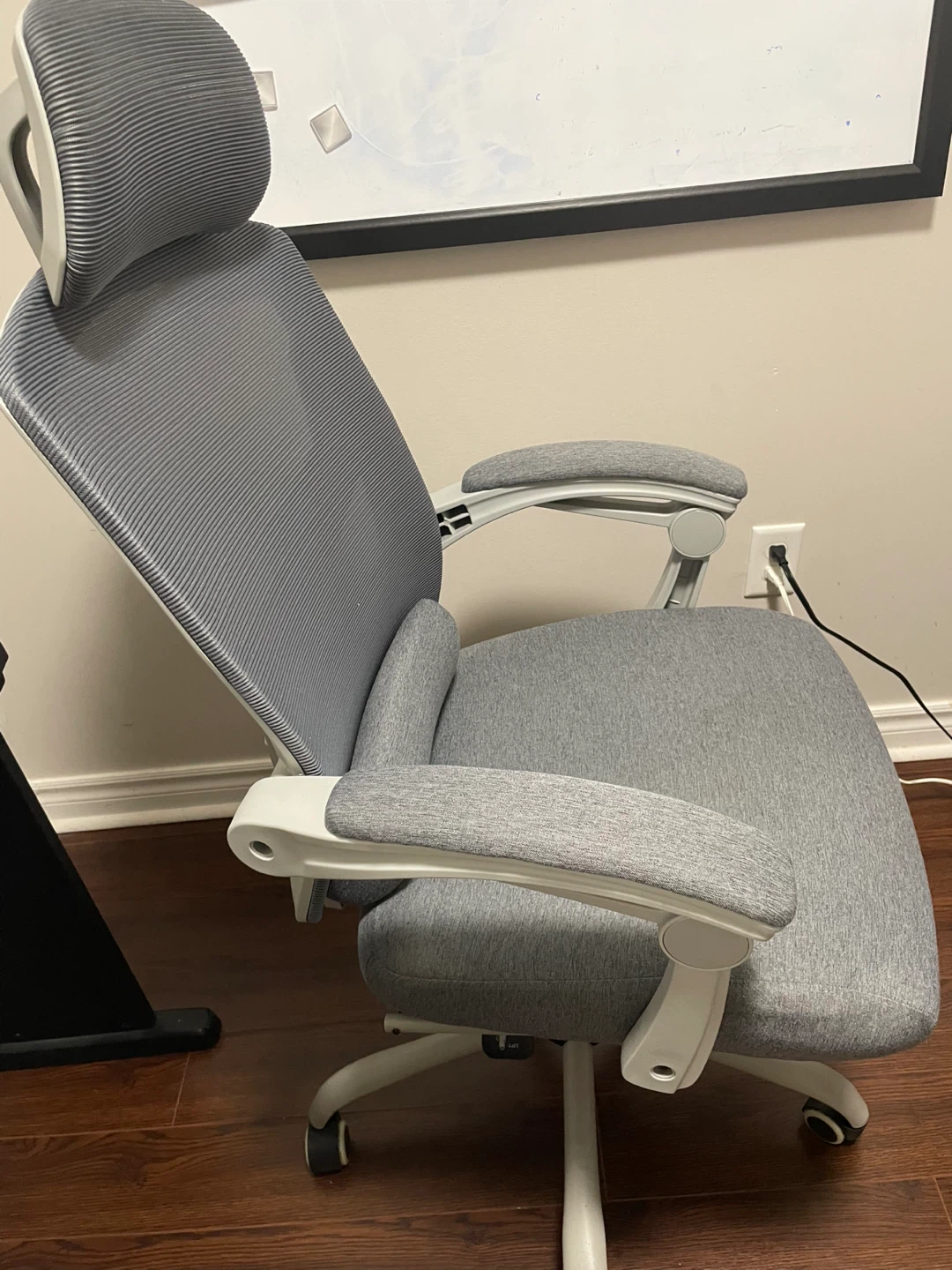 Ergonomic Mesh Office Chair with Headrest - photo 4