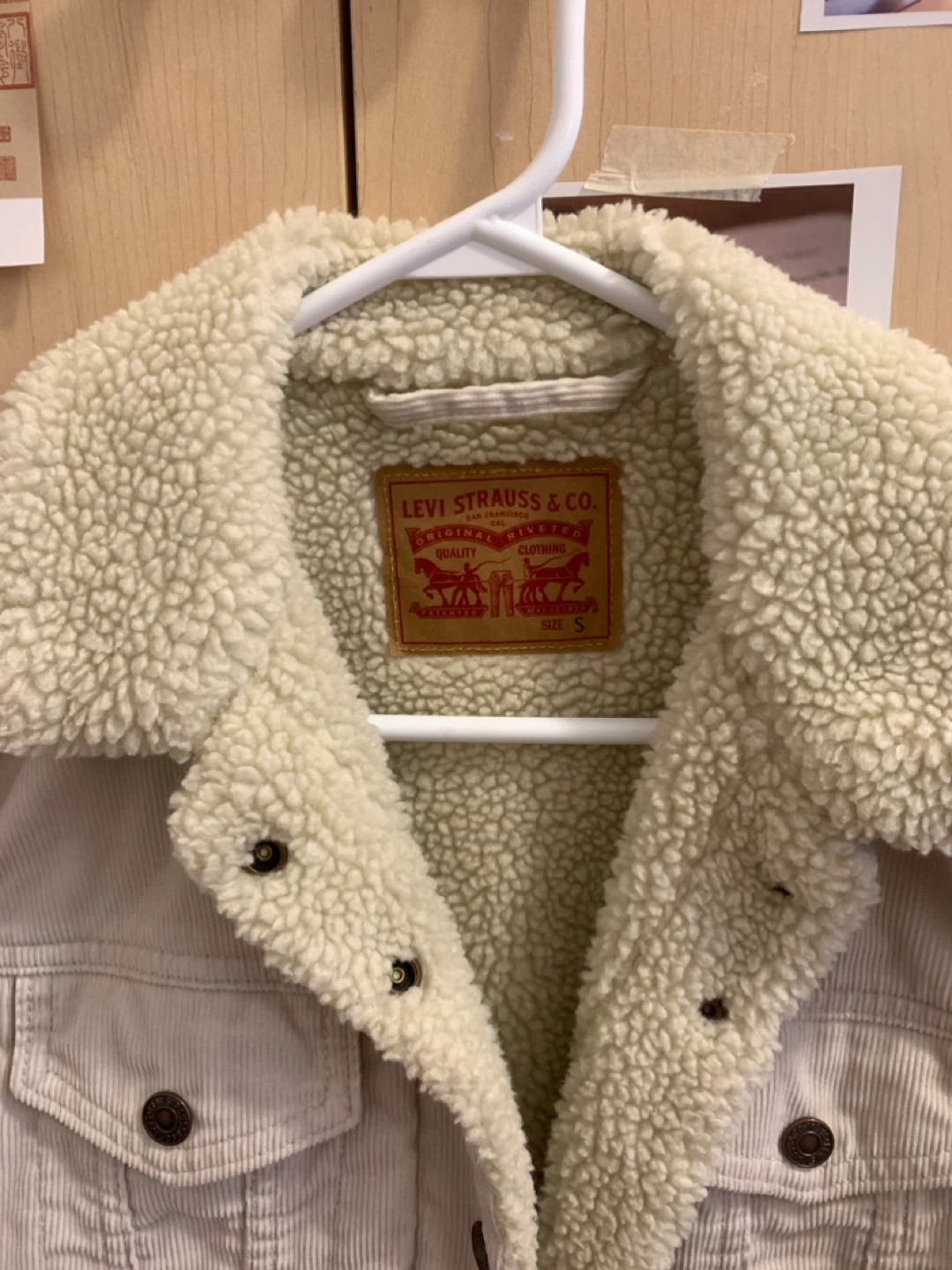 S Levi's Cream Corduroy Sherpa Trucker Jacket Cream Fuzzy Coat - photo 4