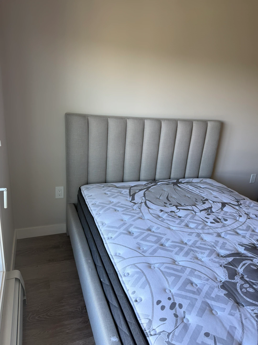Grey Queen Bed plus Premium Queen Mattress - photo 3