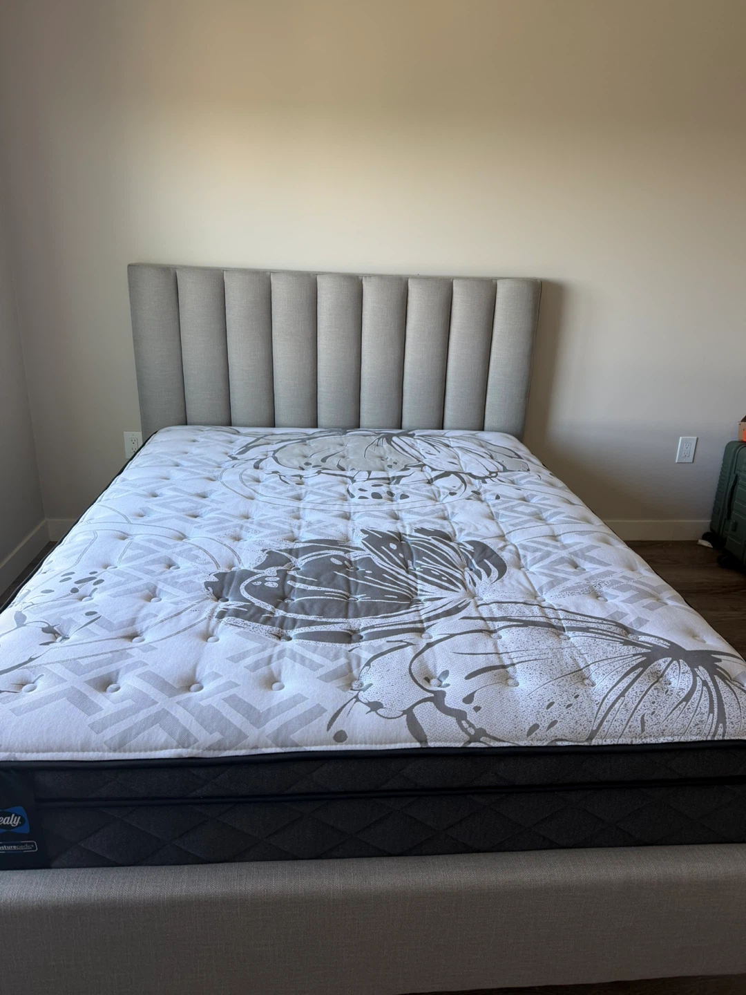 Grey Queen Bed plus Premium Queen Mattress - photo 4