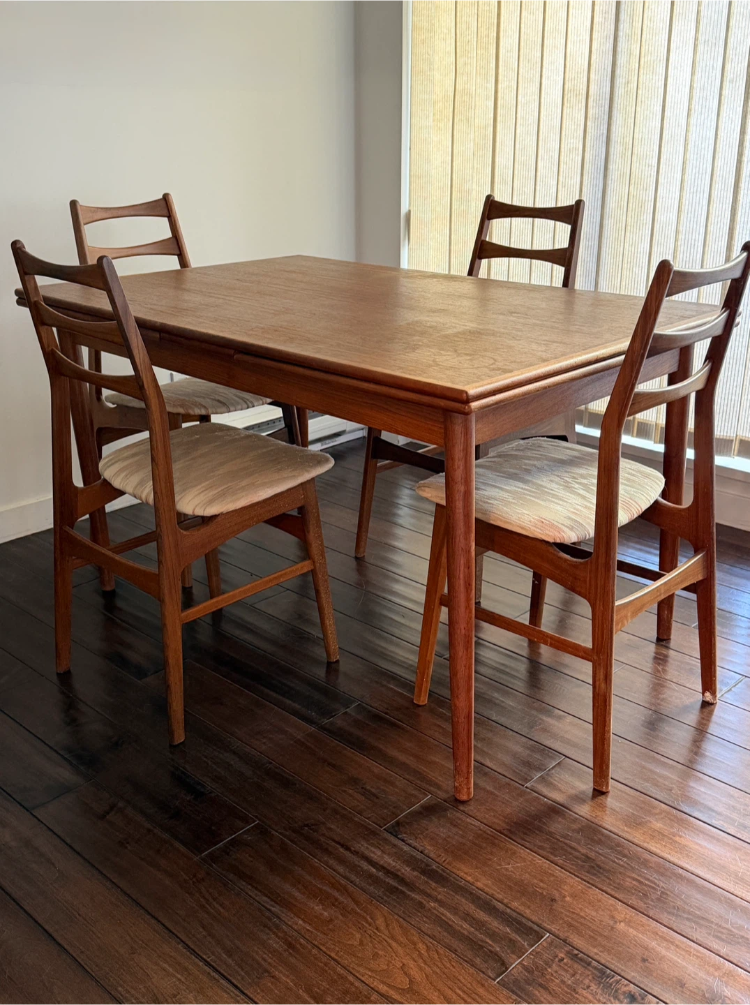 Vintage 1970s Dinning Set | Restoration Project