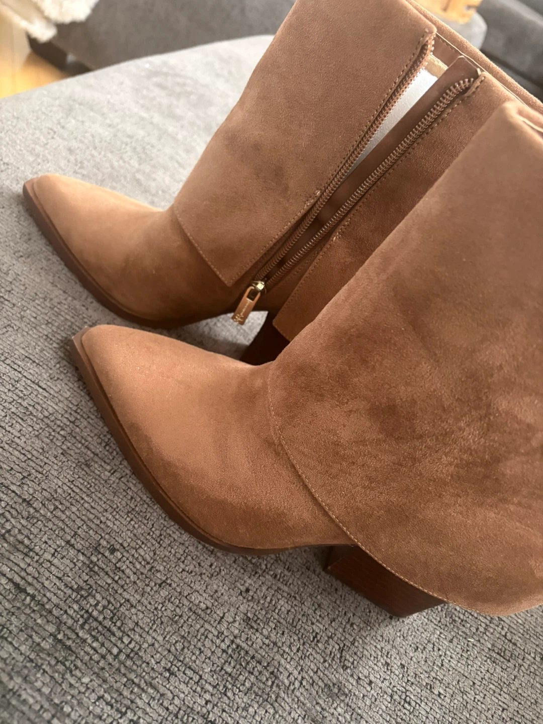 Jessica S. Suede Ankle Boots size 8.5
