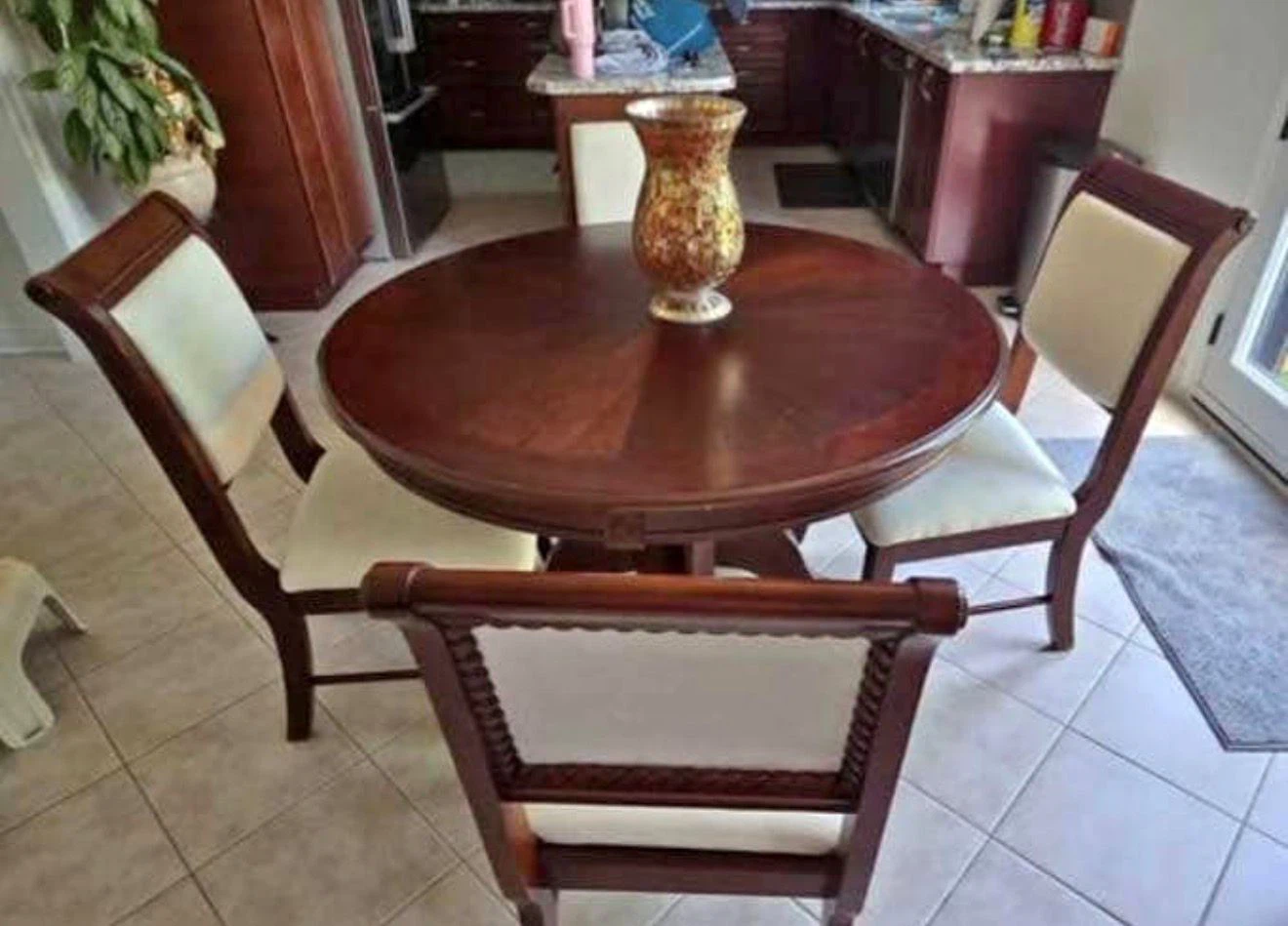 Round Pedestal Dining Table with 4 Chairs