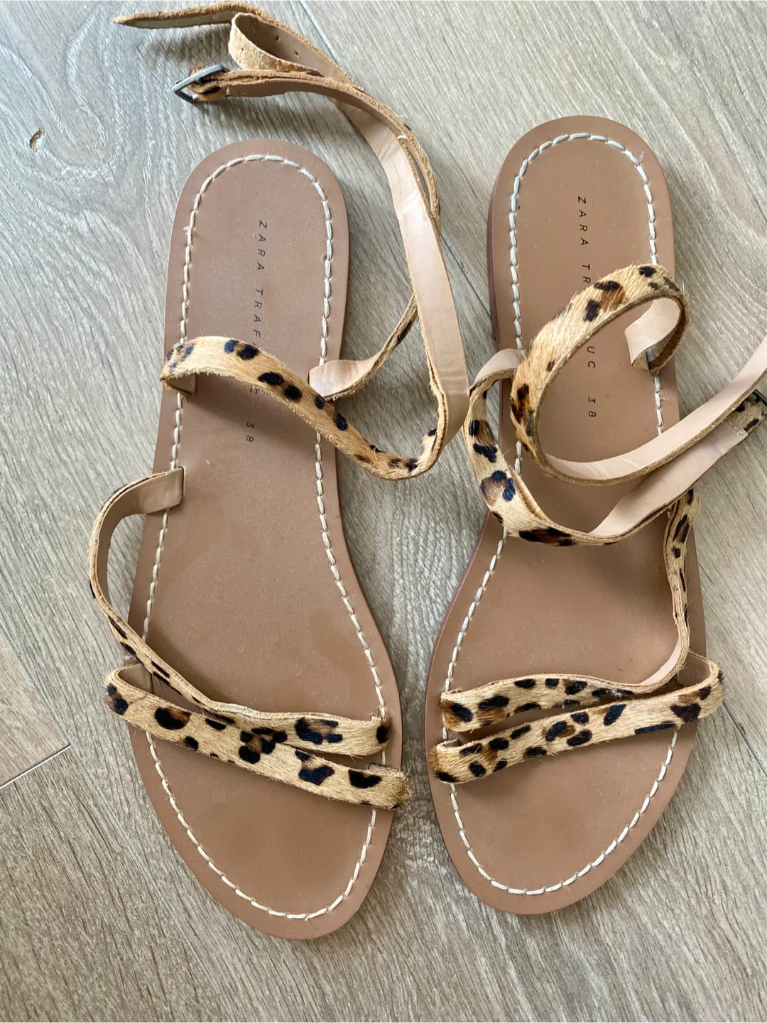 Zara Strappy Leopard Print Flat Sandals - photo 2