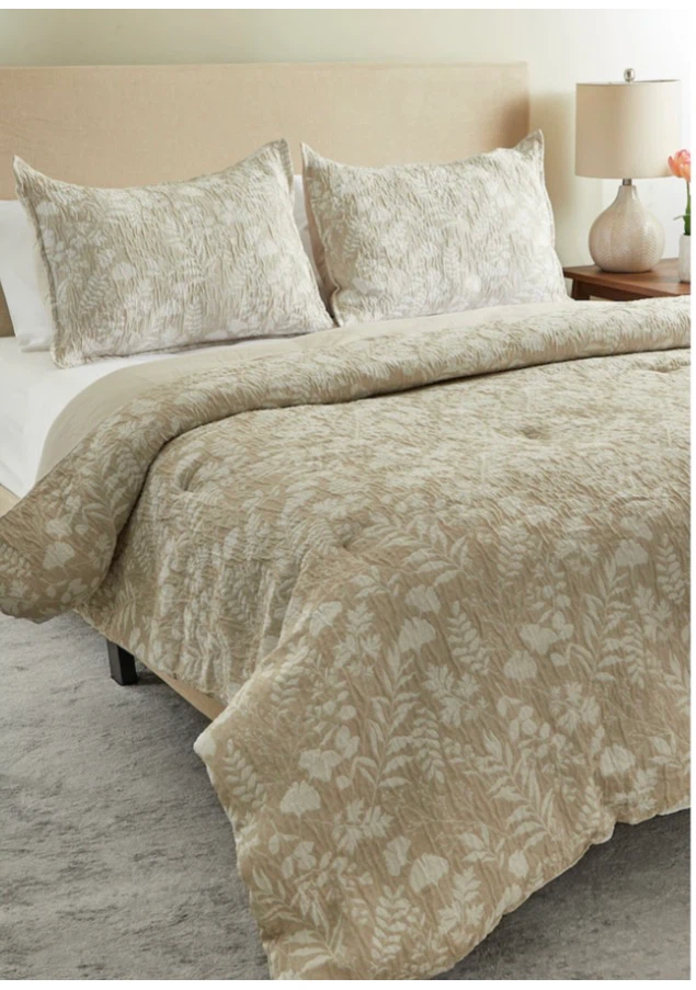 New Home Suite Leaf Matelasse 3-piece Comforter Set