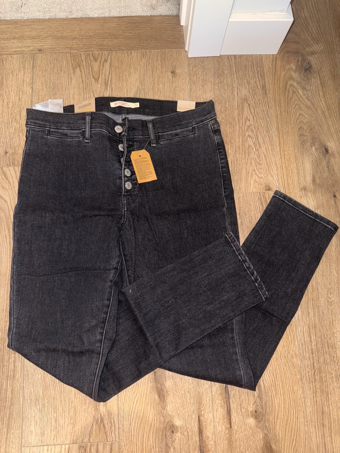 Women’s Levi Jeans - photo 2