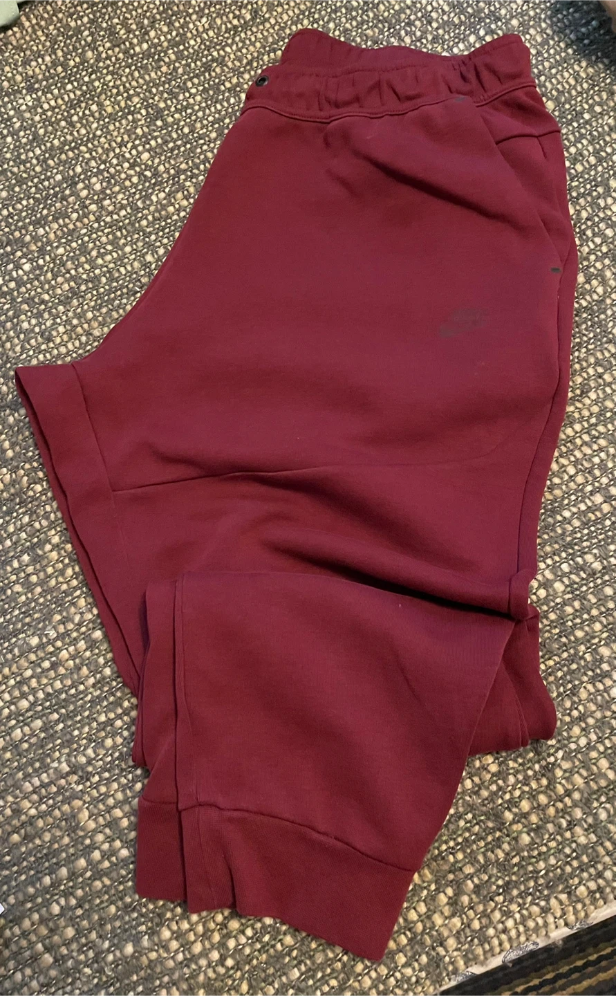 Bundle of Athletic Shorts and Jersey - photo 3
