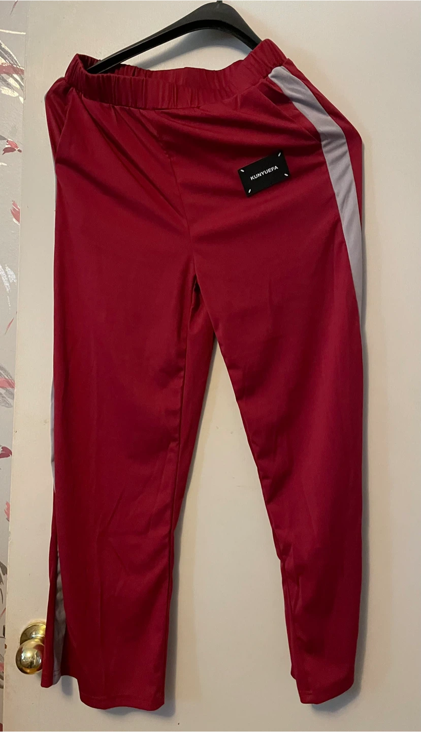 Kunyuefa Red Tracksuit Set - T-Shirt and Pants - photo 3