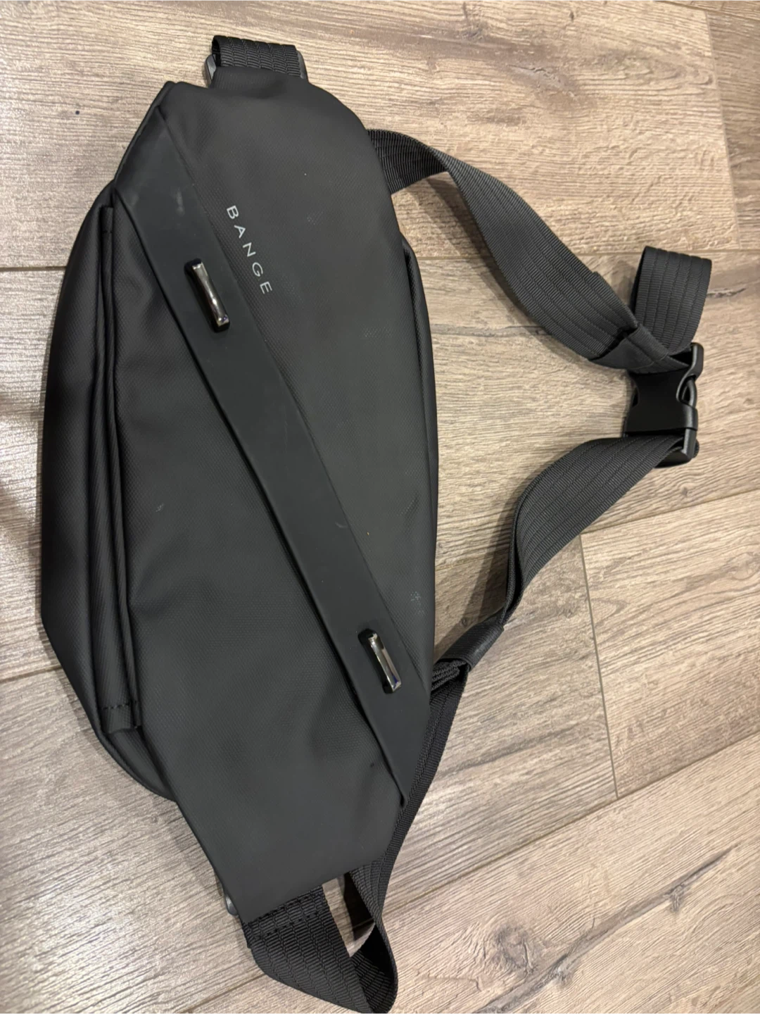 BANGE Sling Bag