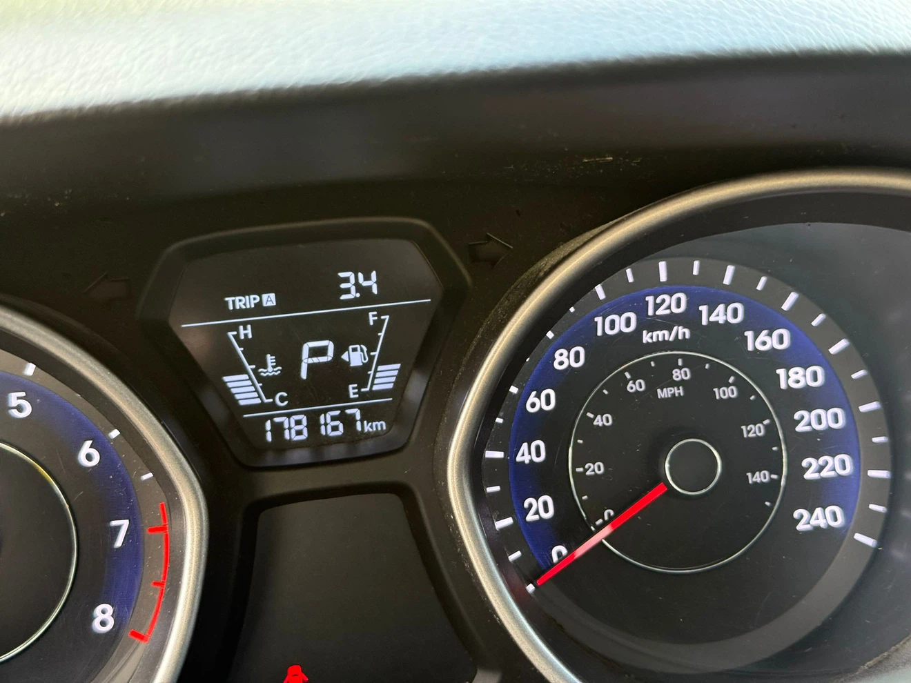 2015 Hyundai Elantra - photo 5