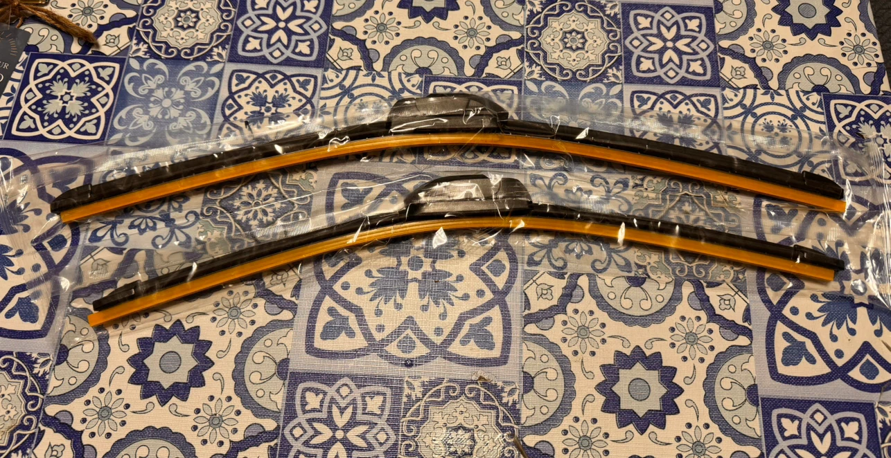 Suitable windshield wipers for Lexus sedans