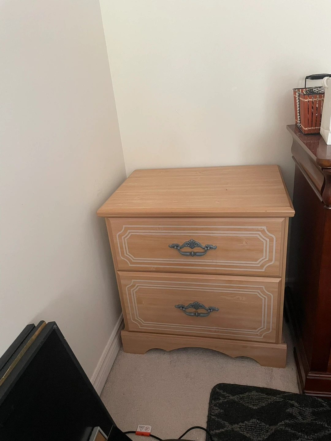 Vintage-Style 2-Drawer Wood  nightstand - photo 2