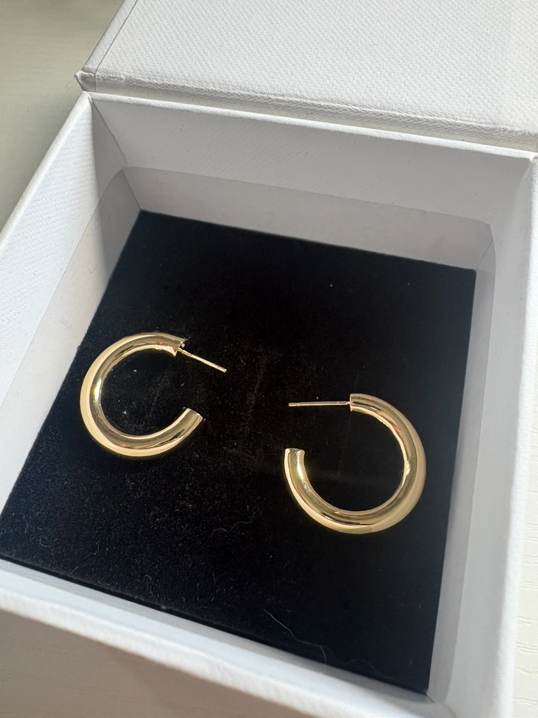 Women’s 14K Gold Jewelry Set - Hoop Earrings, Ring, Bracelet - photo 3