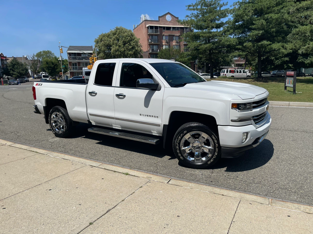 White Chevrolet Silverado Truck - photo 2