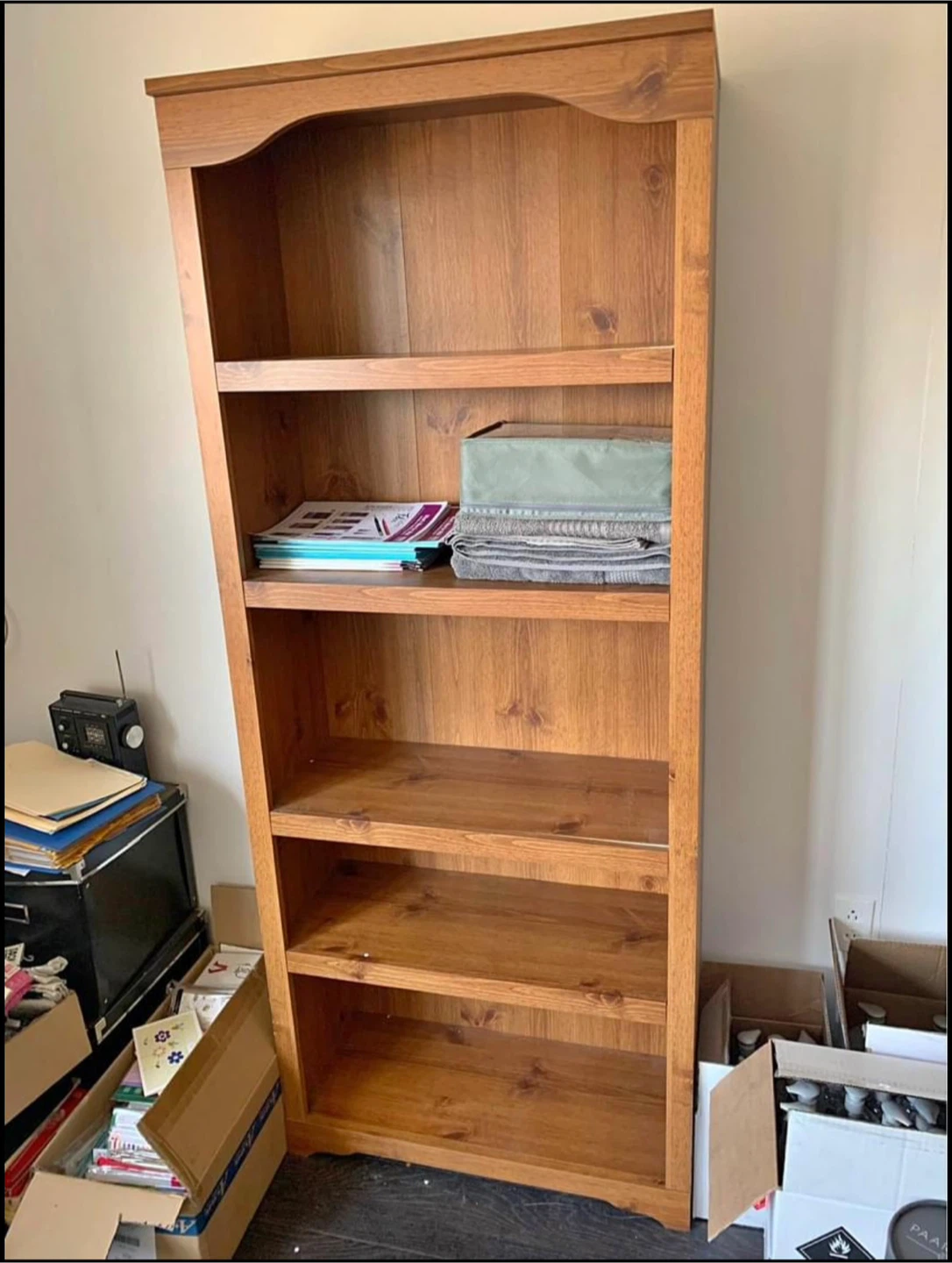 [MOVING SALE] Tall Large Wooden Bookshelf (5 Shelves) - photo 4
